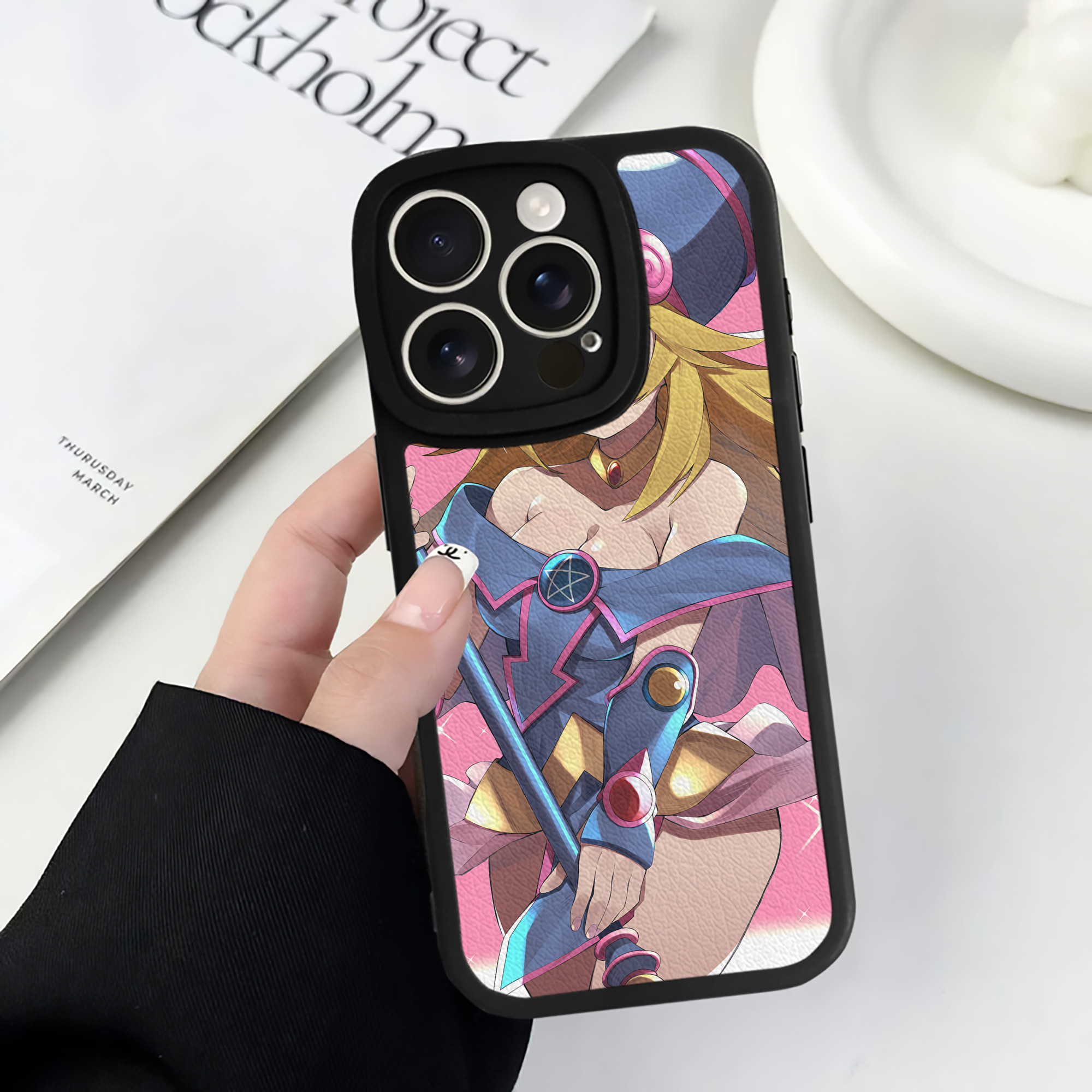 （画像用） 遊☆戯☆王 Yu-Gi-Oh! 【iPhone 16シリーズ対応】シリコンスマホケース（レザー調） 材質：シリコン